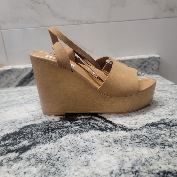 Steve Madden Welsh Wedge Sandal - Picture 8 of 11